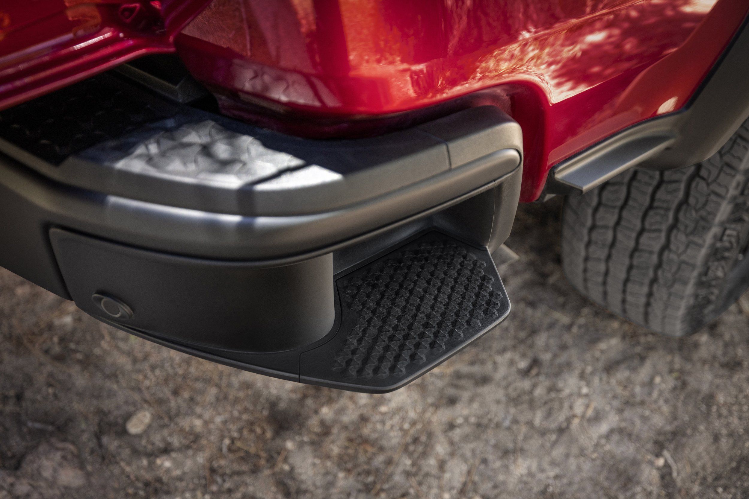2023-chevrolet-colorado-trail-boss-014.jpg