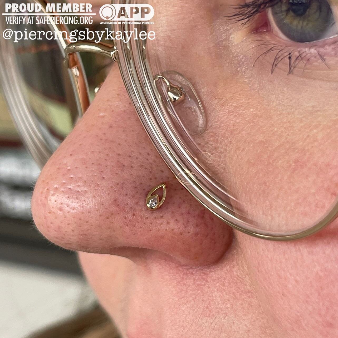 Had the pleasure of piercing this nostril with this gorgeous 14k yellow gold Echo end &amp; it paired great with their gold framed glasses✨
.
.
.
.
#piercing #pierced #gold #yellowgold #nostrilpiercing #safepiercing #appmember #goldlove #piercerbabes