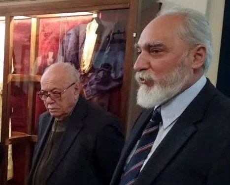 Λύκειο, Μπούλες και Πυρσός... εις σάρκαν μίαν!