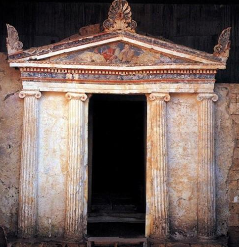 Η Αγγελική Κοτταρίδη στην ξενάγηση της αρχαίας Μίεζας