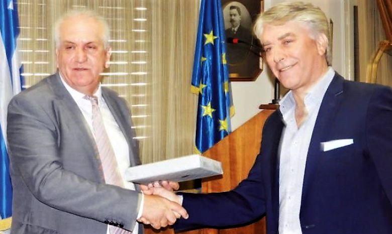 Και φαρμακοποιός… και δικηγόρος ο Κίμων Παράσχου!