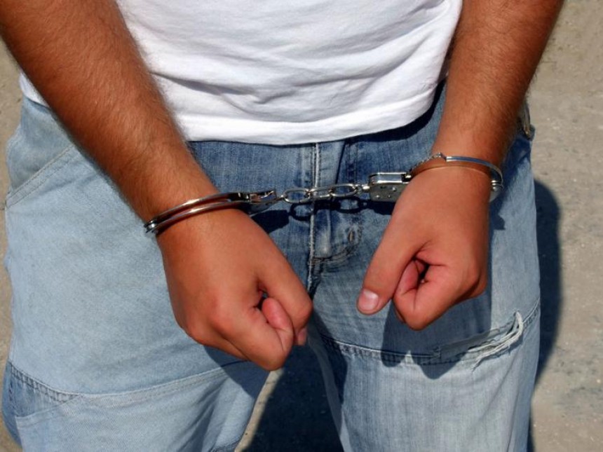 24χρονος έκλεψε χορτοκοπτικό από αυτοκίνητο στη Νάουσα