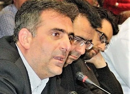 Ο Στάθης… και οι αγιοβασίληδες των ροδάκινων