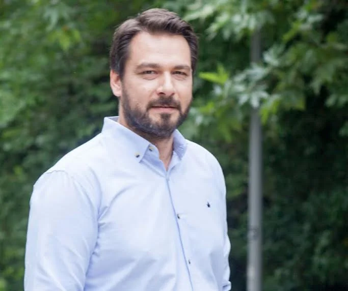 Η νέα γενιά μπροστά… Του Τάσου Μπαρτζώκα