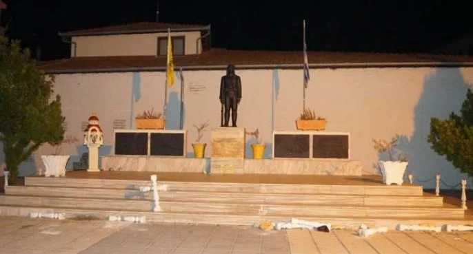 Βανδάλισαν το μνημείο των Ποντίων στην Αλεξάνδρεια