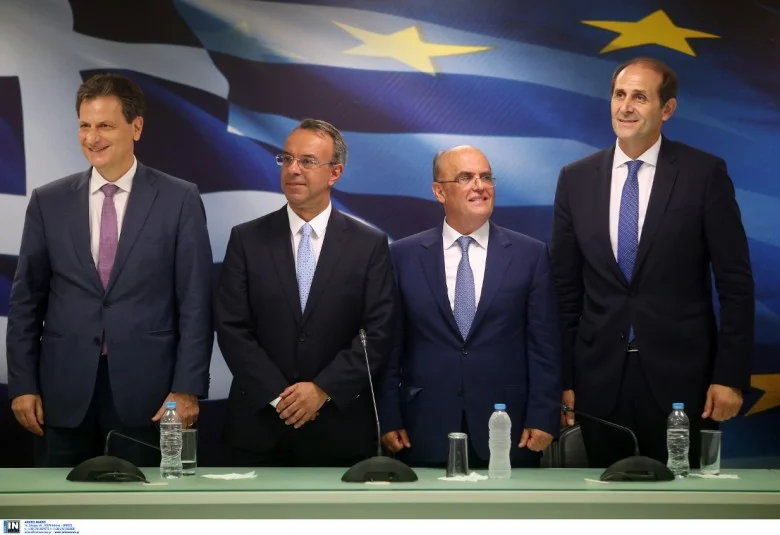 Τα 'καθαρά' αυτοκίνητα του Βεσυρόπουλου και τα σταθερά τέλη κυκλοφορίας του Καραμανλή