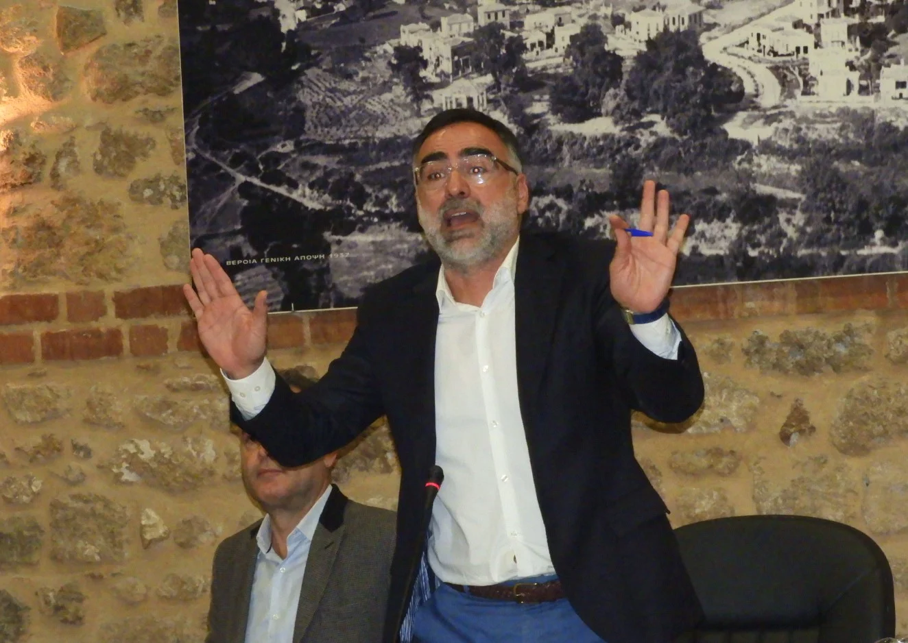 Μια συνεδρίαση σε... άπταιστα γαλλικά!