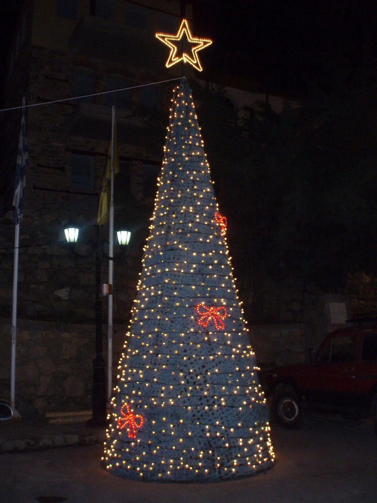 Ανάβει το χριστουγεννιάτικο δέντρο το Σάββατο στο Σέλι!