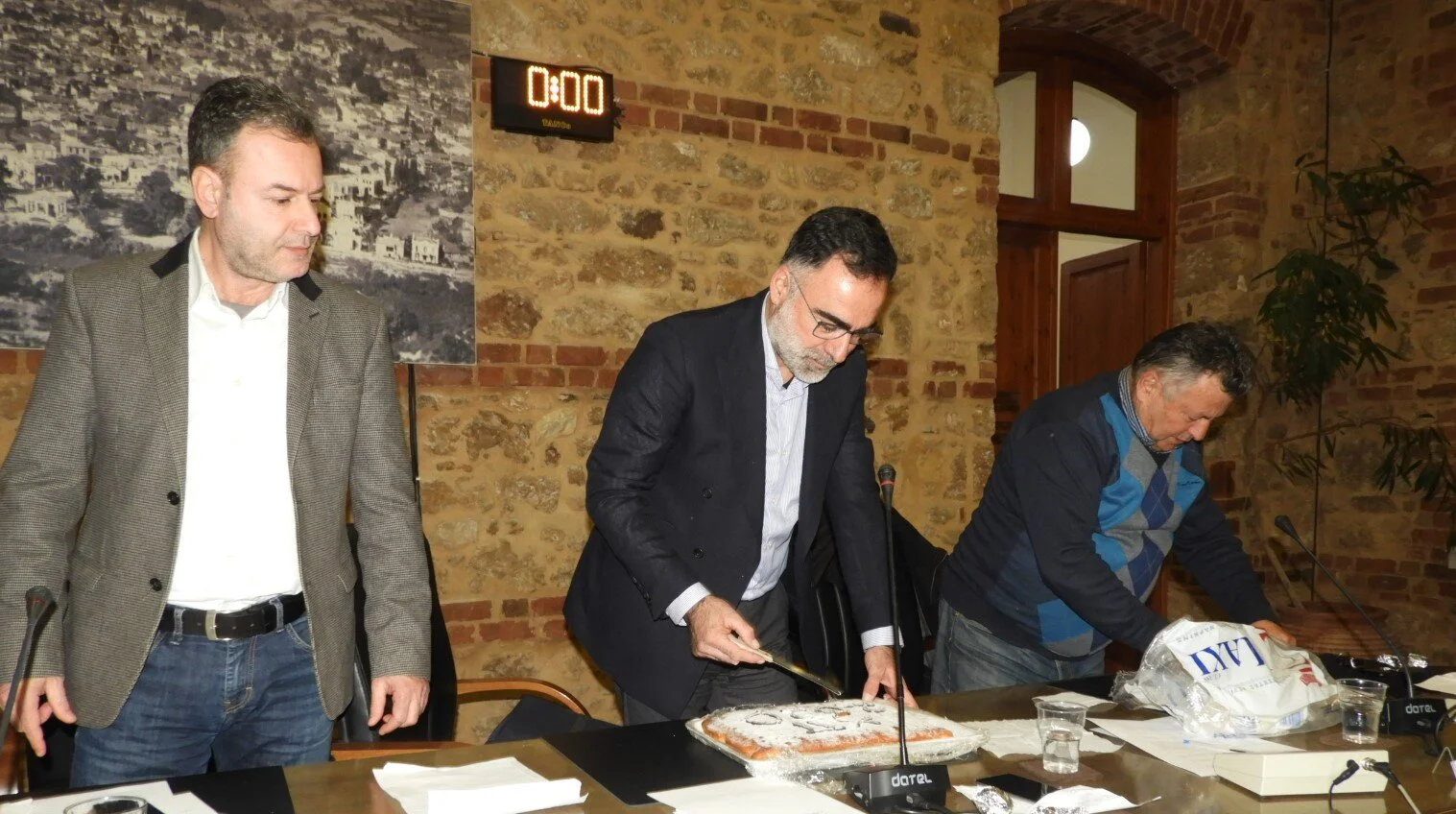 Κοινότητες και πρόεδρος οι τυχεροί της βασιλόπιτας του δημοτικού συμβουλίου Βέροιας