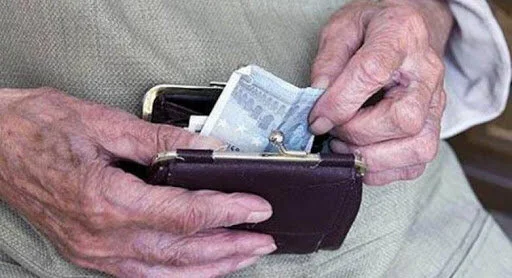 Βέροια. Έκλεψαν πορτοφόλι 82χρονου 31χρονη και 17χρονος