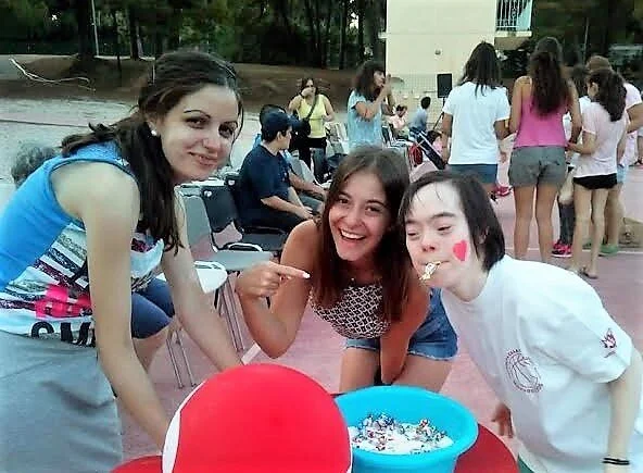 Κοντά στην αγαπημένη των παιδιών Μαριάννα και το 'Υφάδι'