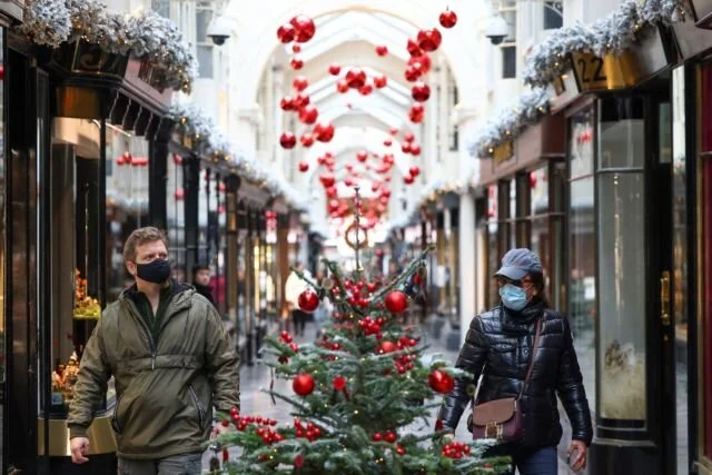 Όλα τα σενάρια για την άρση του lockdown. Πότε ανοίγουν σχολεία, καταστήματα και εστίαση