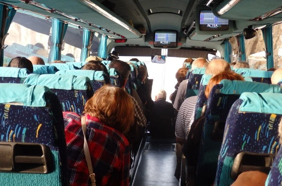 Στήριξη από την Πολιτεία ζητάνε τα τουριστικά λεωφορεία