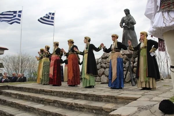 Μήνυμα Φρόσως Καρασαρλίδου για την επέτειο του Ολοκαυτώματος της Νάουσας