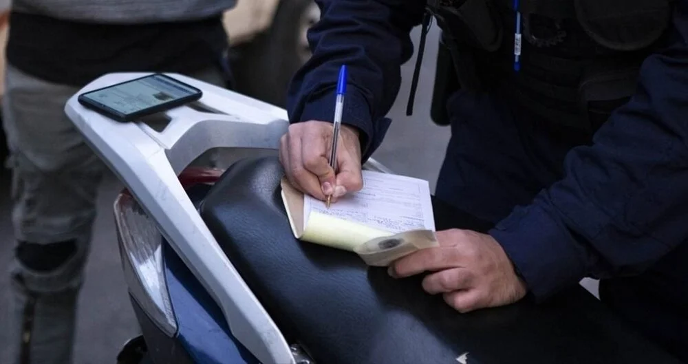 Ημαθία. 'Καμπάνα' 2.000 ευρώ σε ουζερί που σέρβιρε ανεμβολίαστο σε εσωτερικό χώρο