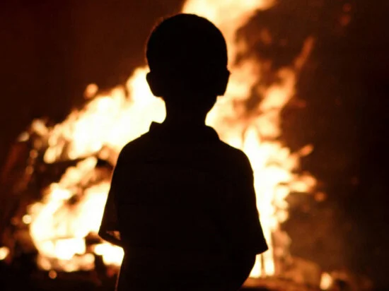 Φωτιά στο εκκλησάκι του Αγίου Σπυρίδωνα από νεαρούς στα Λευκάδια! Καταγγέλλει η τοπική κοινότητα