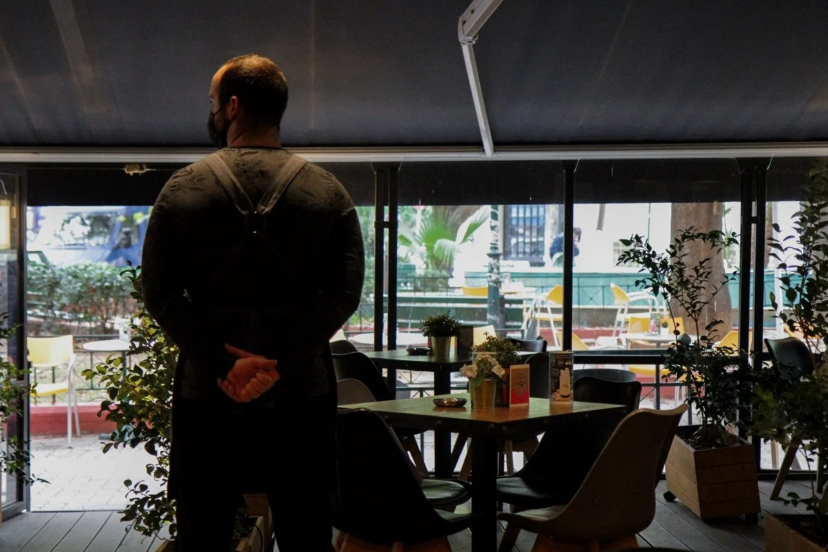 Μετάλλαξη Όμικρον. Νέα μέτρα σε εστίαση και ψυχαγωγία μετά τις γιορτές. Τι σχεδιάζεται