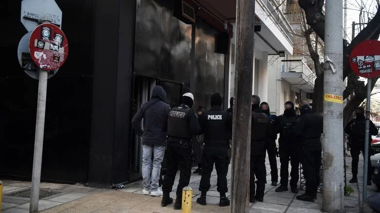 Δολοφονία Άλκη. Άλλες τέσσερις συλλήψεις και νέα εντάλματα σύλληψης. Το όπλο του φόνου