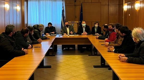 Στο γραφείο του υπουργού αγρότες από Ημαθία. Ενεργοποίηση 500 εκατ. ευρώ από το αποθεματικό κρίσης