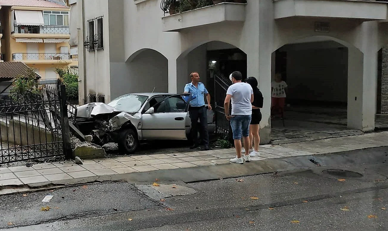 Βέροια. Τροχαίο με ελαφρά τραυματίες στα ‘Παπάκια’