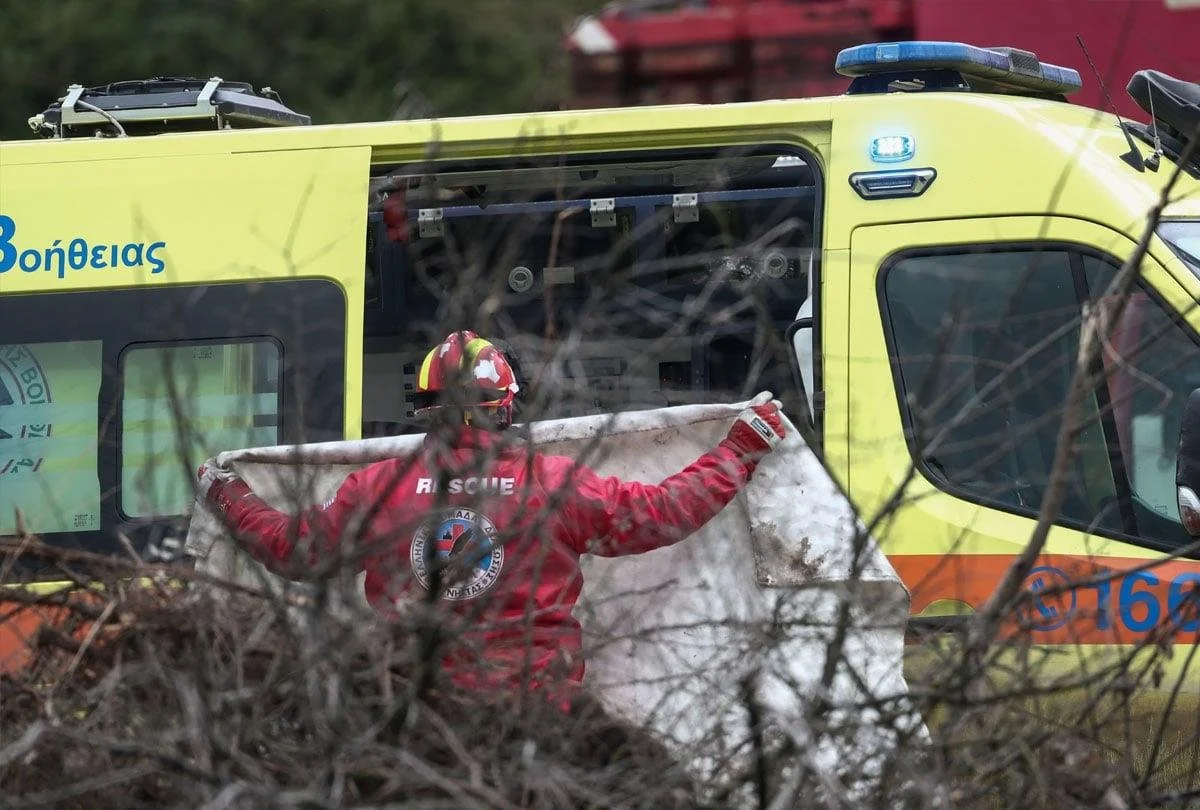 Τέμπη. Επίσημα στοιχεία ΕΛΑΣ: Ταυτοποιήθηκαν 56 νεκροί