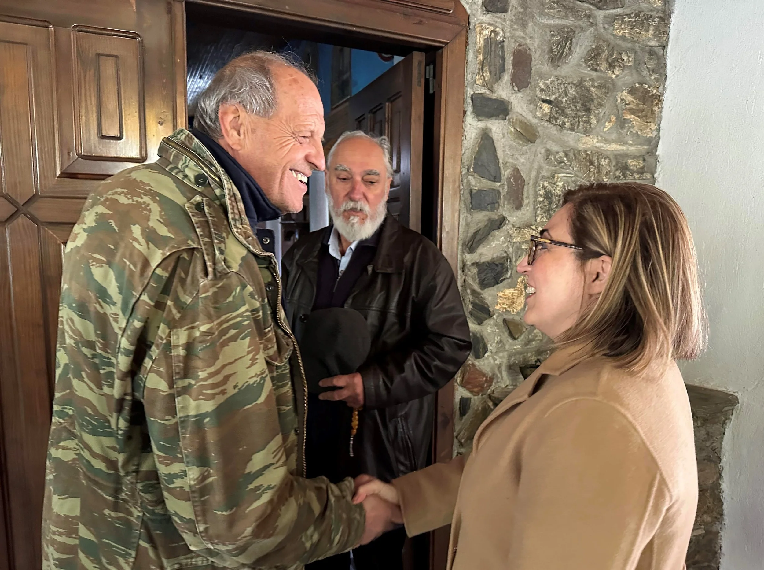 Στέλλα Αραμπατζή. Στον έξω Άγιο Σωτήρη και στο γηροκομείο Νάουσας