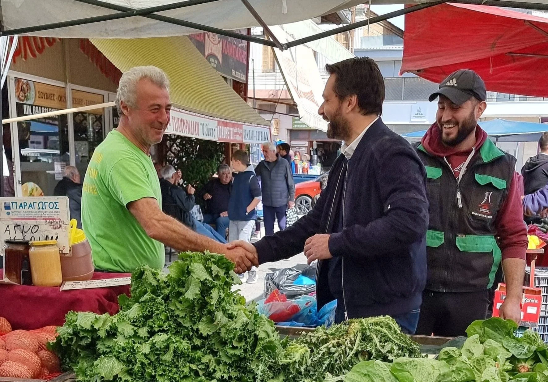 Μπαρτζώκας: «Έσφιξα σκληρά χέρια στη λαϊκή της Αλεξάνδρειας»