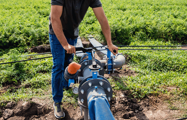 Θύμα άνανδρης επίθεσης τεχνίτης του ΔΕΔΔΗΕ στην Κουλούρα! Συνεχής η λεηλάτηση αντλιοστασίων άρδευσης