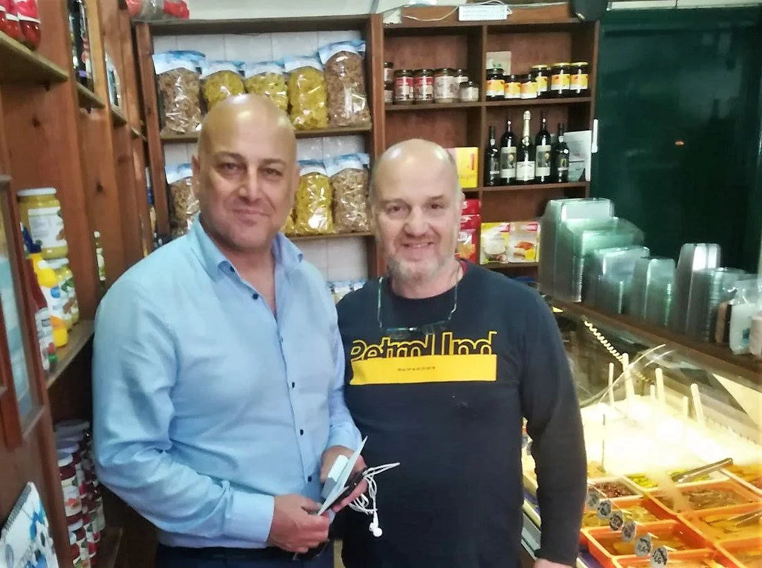 Ο Βασίλης Κοτίδης στην αγορά της Βέροιας