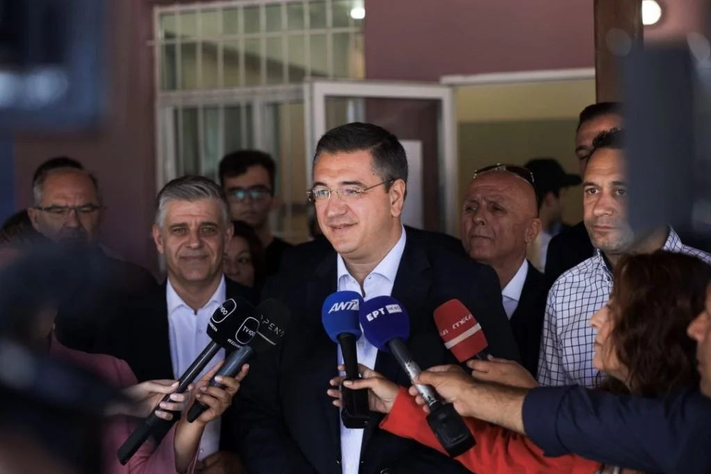 Θριαμβευτική επανεκλογή Τζιτζικώστα