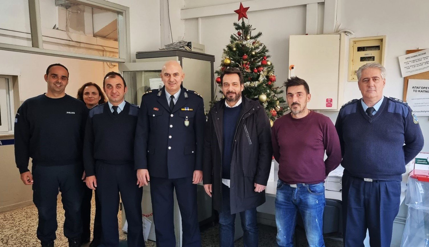 Νάουσα. Σε αστυνομία, πυροσβεστική, σχολή αστυφυλάκων και ερυθρό σταυρό ο Τάσος Μπαρτζώκας