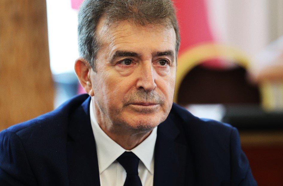 Μίνι ανασχηματισμός! Στο Προστασίας του Πολίτη ο Χρυσοχοΐδης, στο Υγείας ο Άδωνις