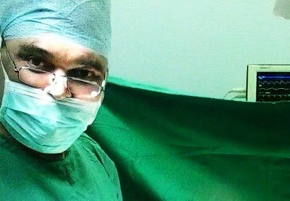 Επιστρέφει στο νοσοκομείο Νάουσας ο χειρουργός Μάκης Ισαακίδης. Στη μονάδα Βέροιας ο Σάαντ