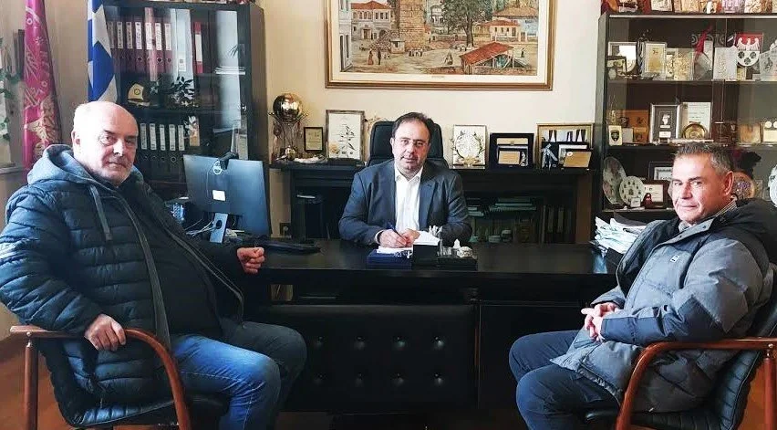 Ασφαλτοστρώσεις δρόμων στο αγρόκτημα Σφηκιάς-Ριζωμάτων