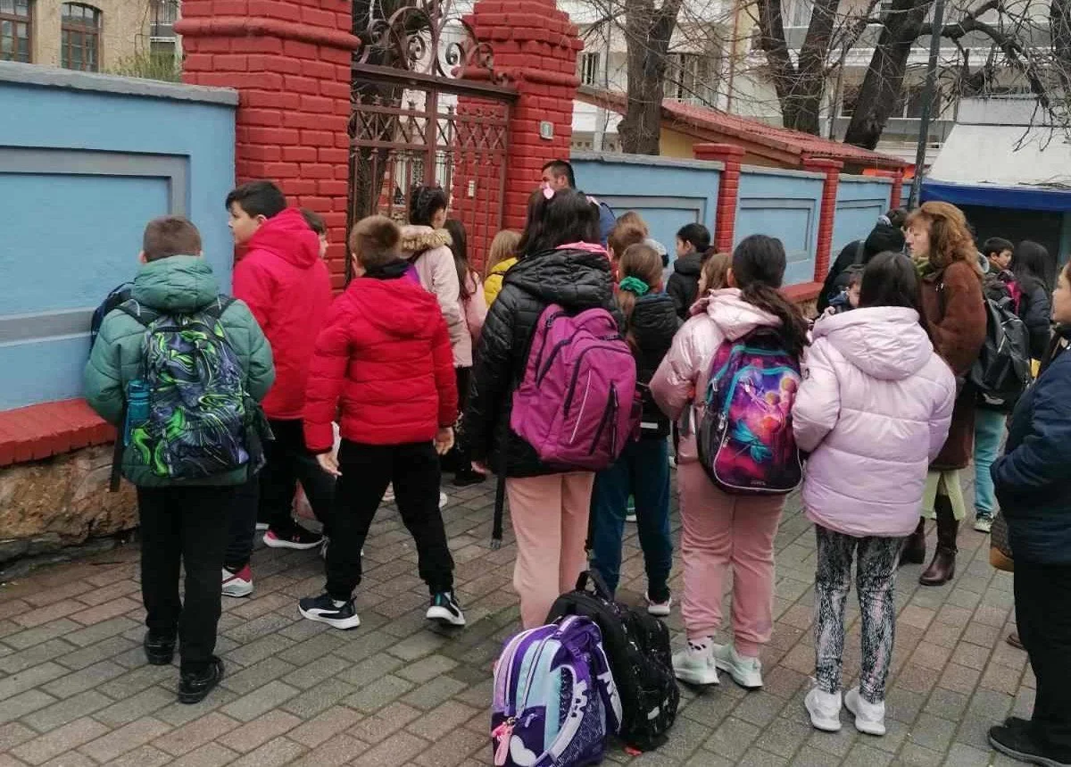 Κάκιστη εικόνα μπροστά στα μάτια των παιδιών