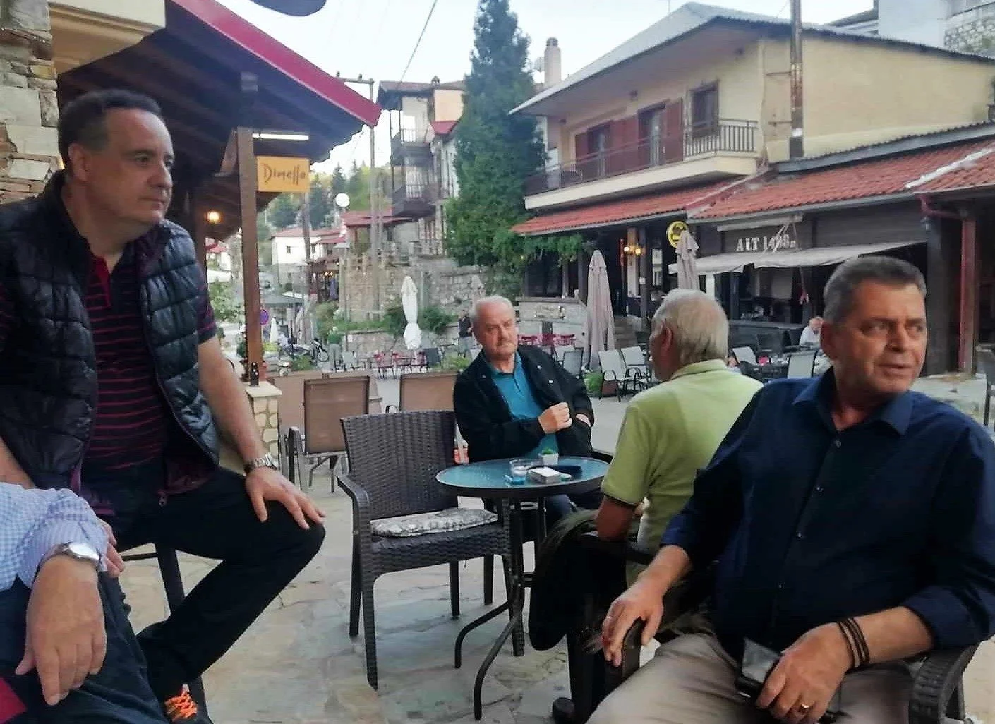 Φαρσαρώτος ευχαριστεί Καλαϊτζίδη για τη γεννήτρια στην κεραία της Cosmote