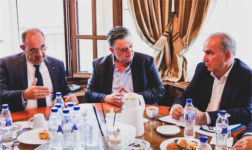 Μπίκας σε Παπαθανάση: Πιο ‘βατά’ προγράμματα για να ανοίξουν οι πόρτες των τραπεζών