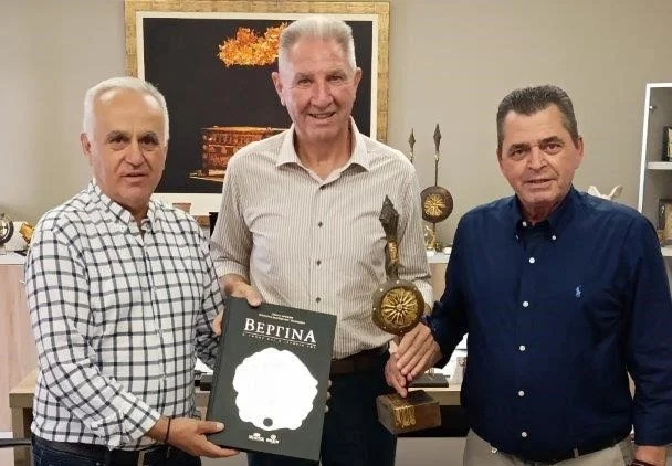 Ο συμπαραστάτης του πολίτη Ντίνος Κούης στον Κώστα Καλαϊτζίδη