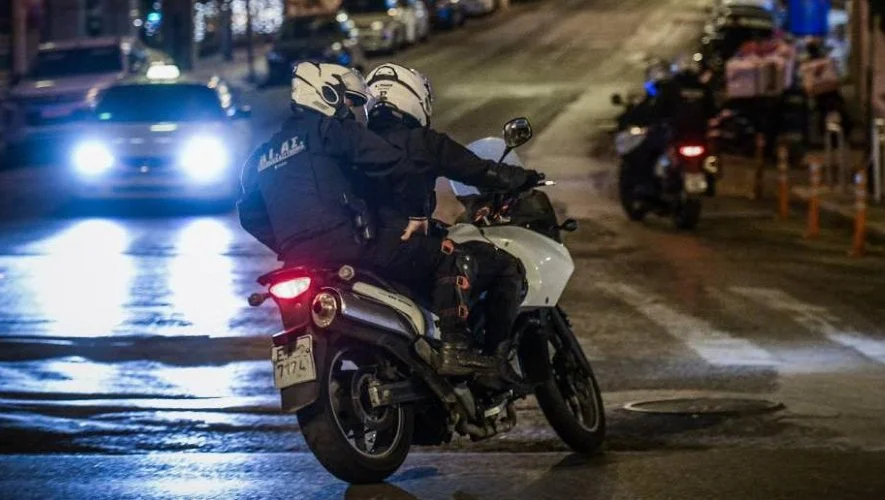 Σύλληψη άντρα για απόπειρα διάρρηξης. Επίθεση εναντίον περιοίκου που τον αντιλήφθηκε