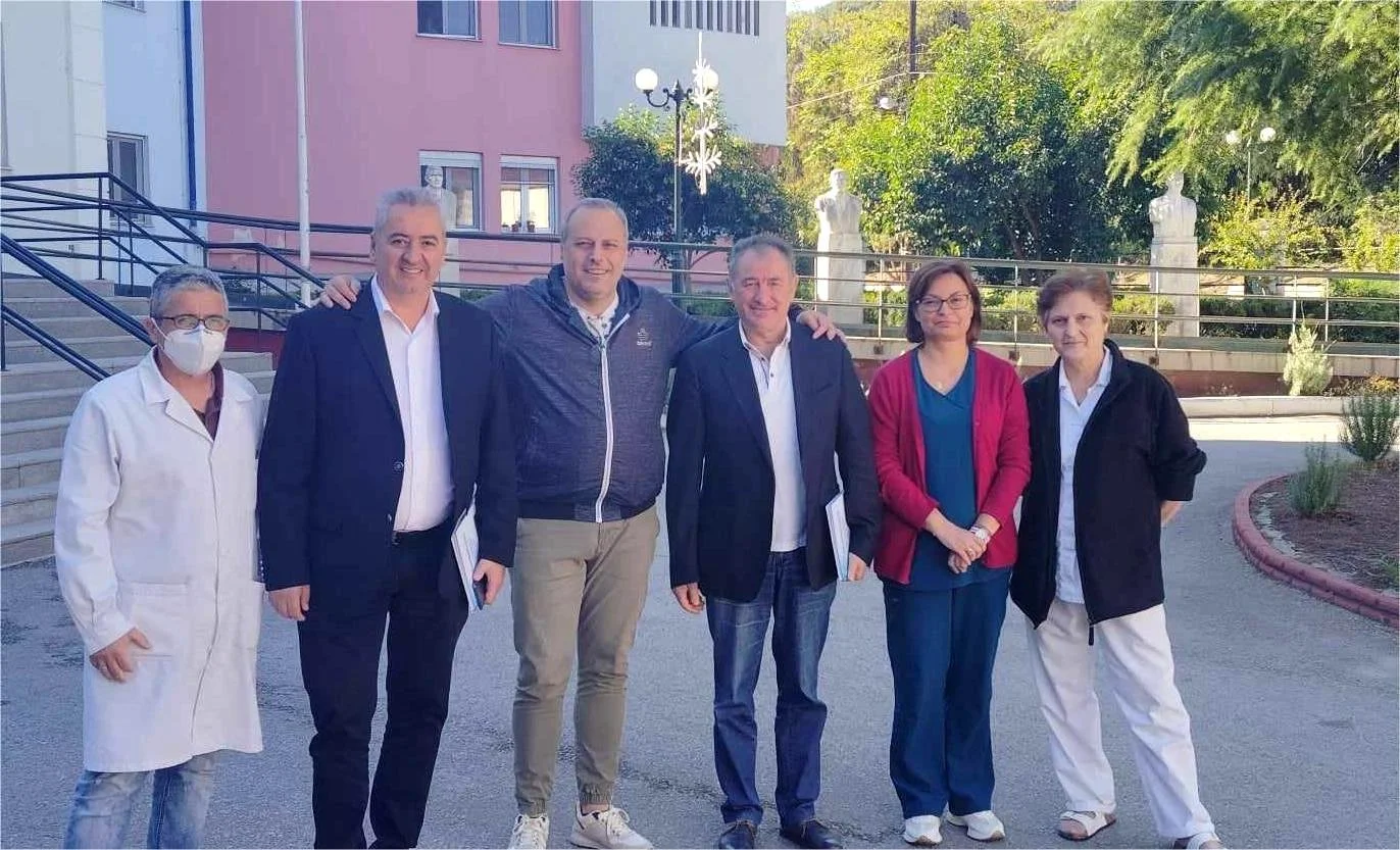 Αντιπροσωπεία της ΠΟΕΔΗΝ στο νοσοκομείο Νάουσας