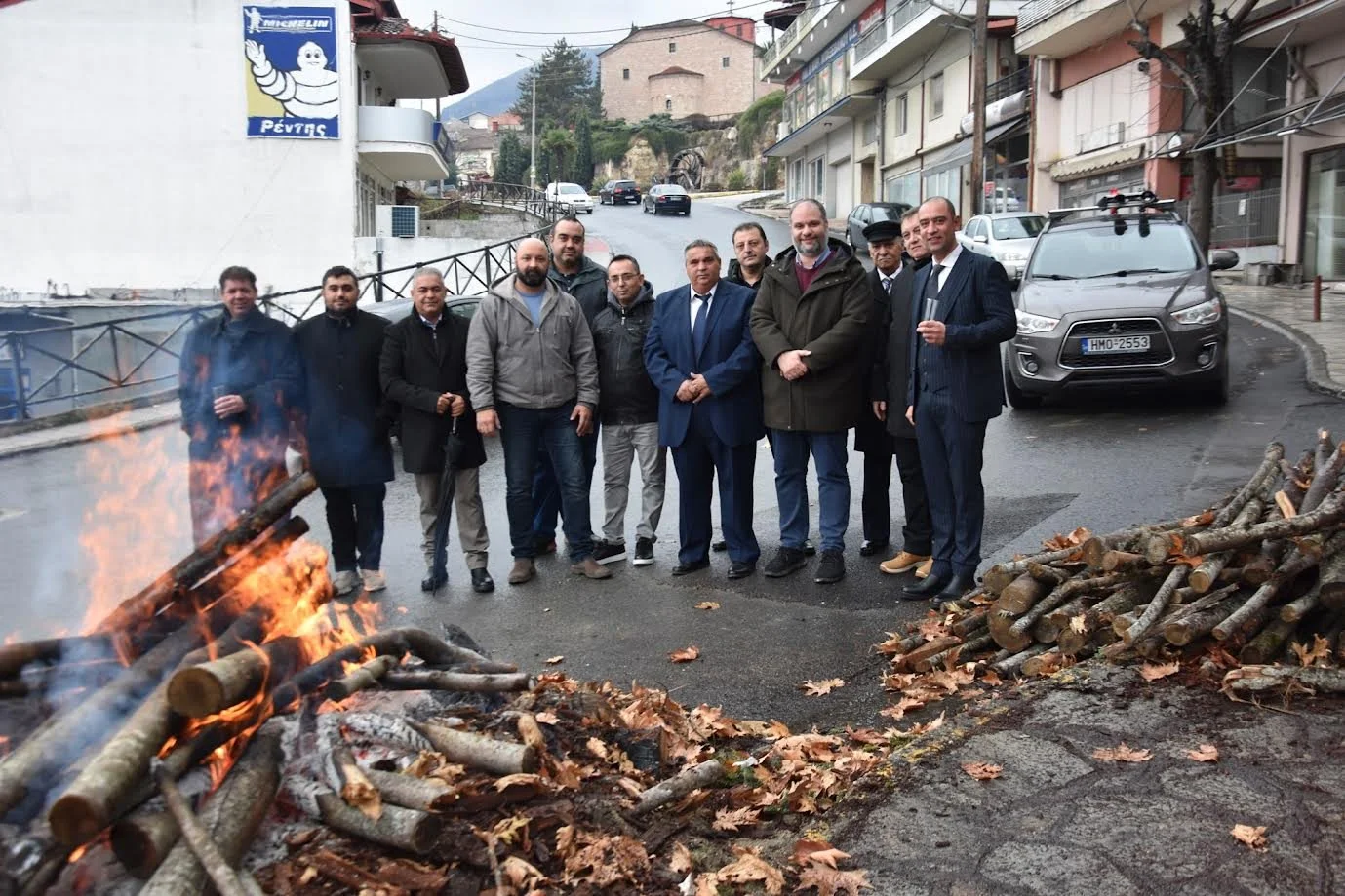 Επίσκεψη Κουτσογιάννη στο Γηροκομείο και στους παραδοσιακούς καρτσιούνους