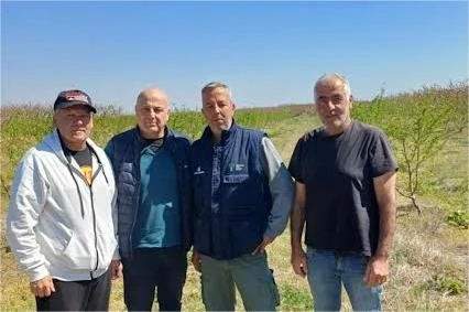 Ο Βασίλης Κοτίδης κοντά στους αγρότες για τον παγετό
