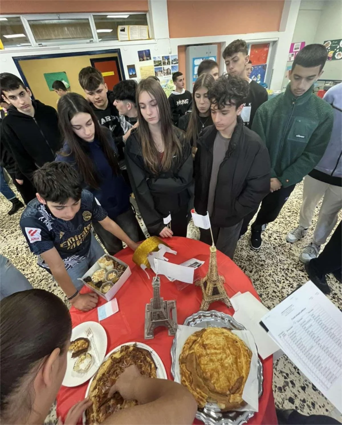 Γιορτή... με γαλλικό άρωμα στο γυμνάσιο Κοπανού!