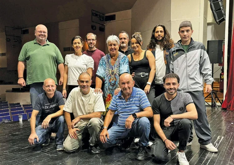 Την Τετάρτη η πρεμιέρα της κωμωδίας: ‘Τι γυρεύει η ντουλάπα στο σαλόνι’