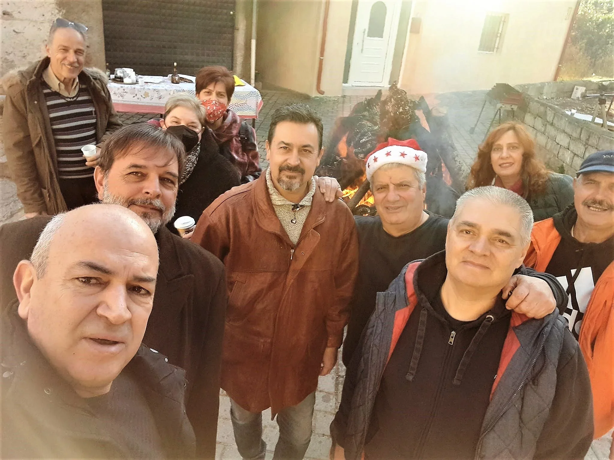 Ομάδα Ανταρτών. Καταδρομικές επιχειρήσεις... με στιχάκια σε καρτσιούνους ανά την πόλη!