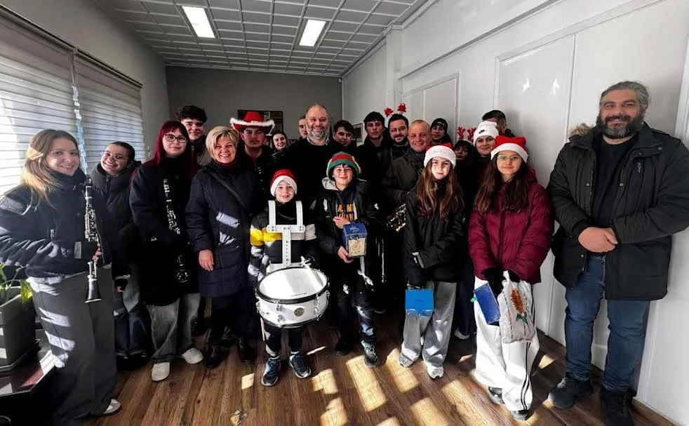 Νάουσα. Πρωτοχρονιάτικα κάλαντα από τη Φιλαρμονική