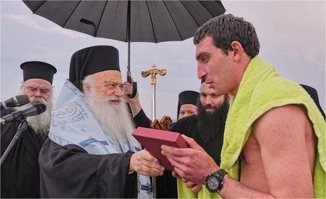 Δύο φορές την ίδια μέρα για τον τίμιο σταυρό!