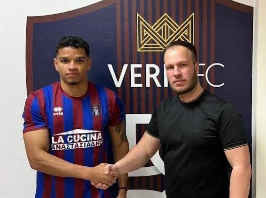 Ανακοίνωσε Παχάρο ο πρόεδρος