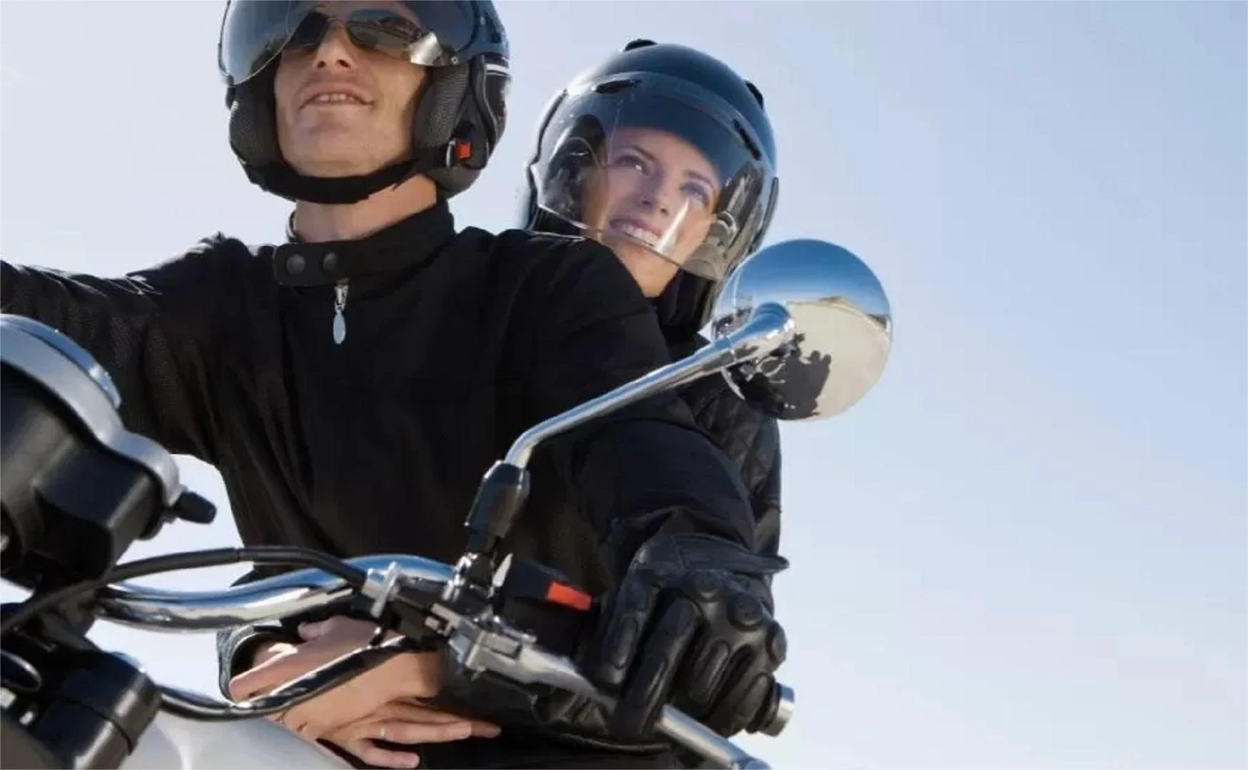 Κράνος. Κι ο άγιος φοβέρα θέλει!