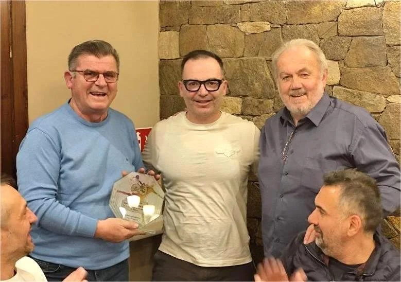 Οι βετεράνοι της χειρόσφαιρας έκοψαν βασιλόπιτα στις ‘Φλαμουριές’